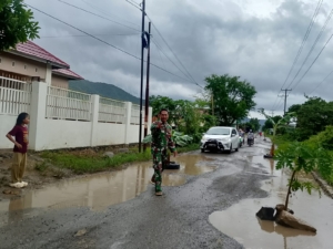 Peran Babinsa Vital Redam Ketegangan Protes Jalan Rusak Desa Sakuru