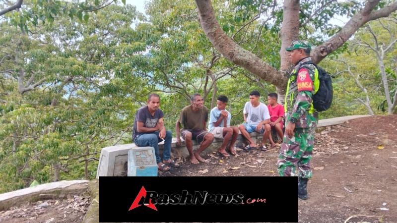 Wujudkan Kemanunggalan TNI dan Rakyat, Babinsa Gelar Komsos di Dusun Nuanoka