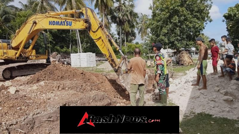 Babinsa Praka Fandri Lofa Kawal Perbaikan Lokasi KDKMP di Rote Barat Daya