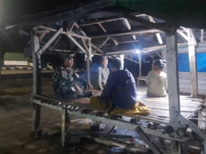 Patroli Malam Babinsa Poto Tano, Wujudkan Wilayah Aman dan Kondusif