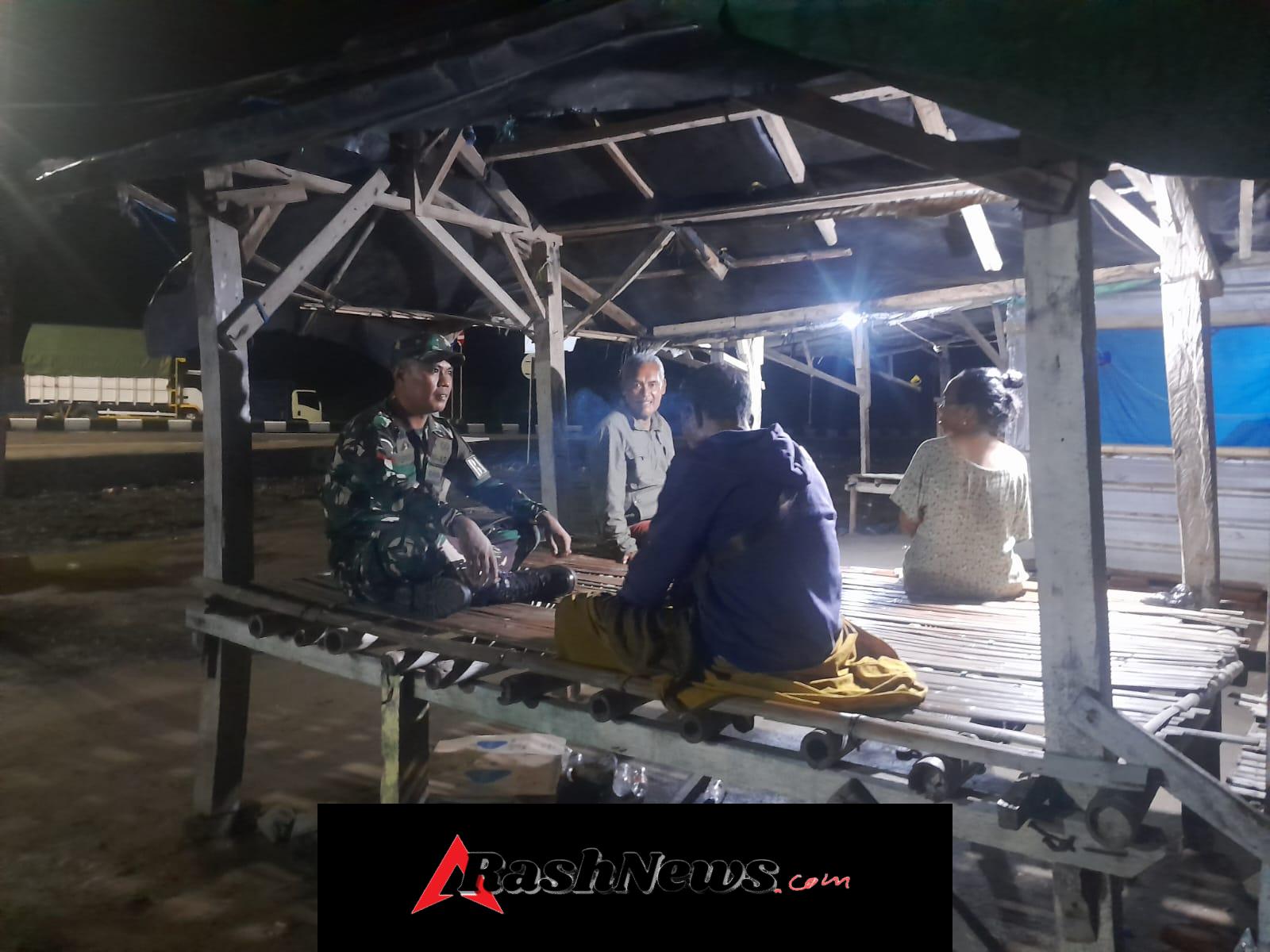 Patroli Malam Babinsa Poto Tano, Wujudkan Wilayah Aman dan Kondusif