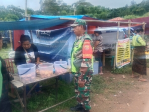 Monitoring Keamanan Wilayah, Babinsa Koramil Maurole Jaga Stabilitas di Desa Detukeli