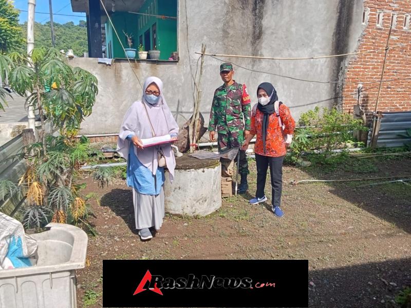 Sertu Irwansyah Kawal Survei Jentik Nyamuk di Desa Lamontet