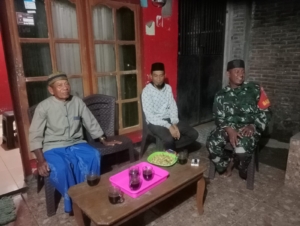 Patroli Rutin Koramil 1628-05/Jereweh, Warga Diimbau Jaga Keamanan Lingkungan
