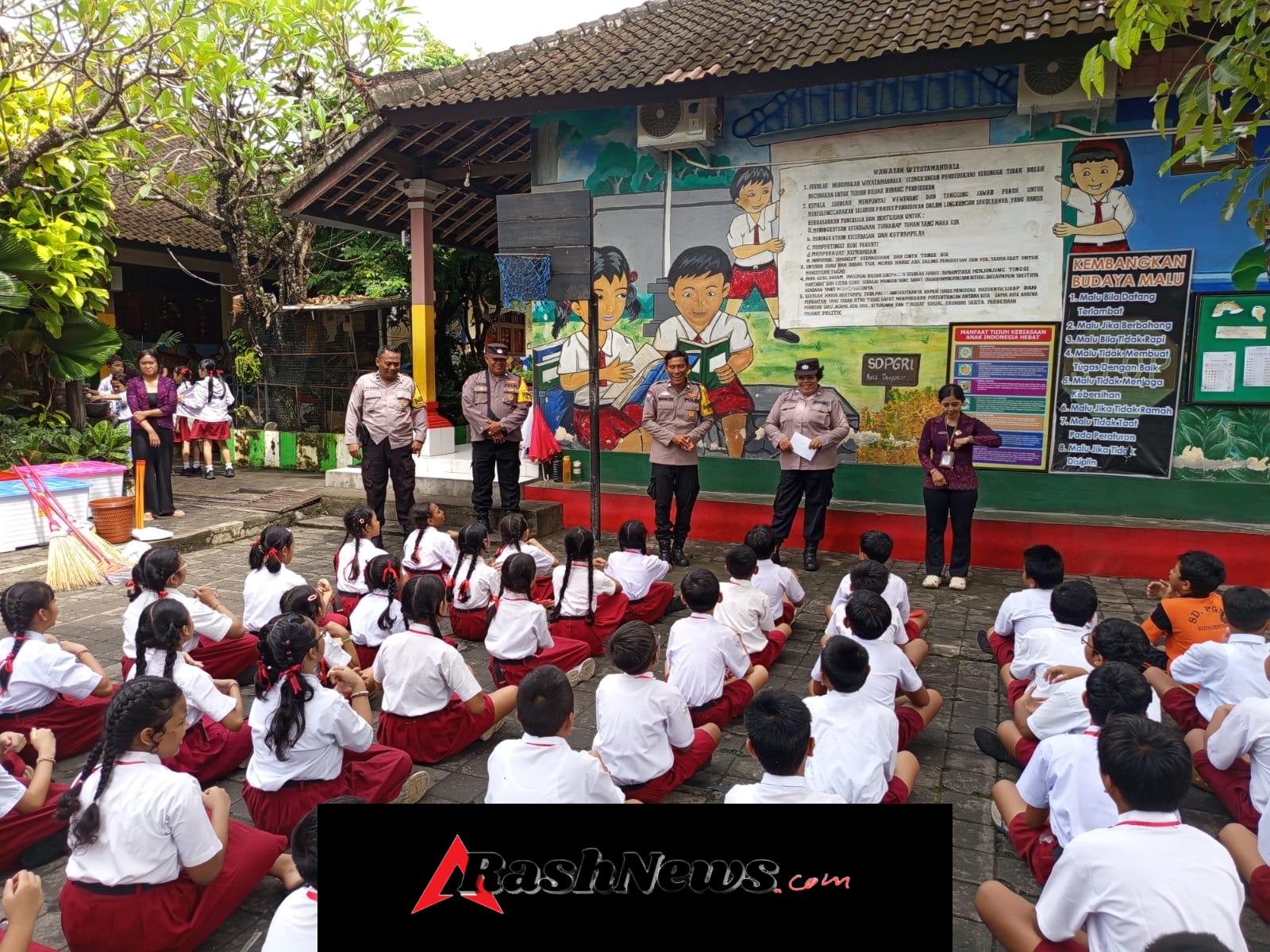 Edukasi Anti Bullying dan Penyerahan Sarana Kontak Warnai Kegiatan Unit Binmas Polsek Dentim di SD PGRI Denpasar