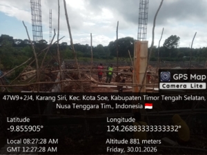 Wujud Kepedulian TNI AD, Babinsa Pantau Pembangunan Gerai KDKMP di Karang Siri.