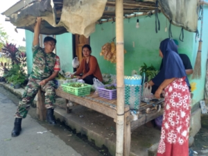 Sertu Sayuti Laksanakan Komsos Bersama Warga Desa Desaloka