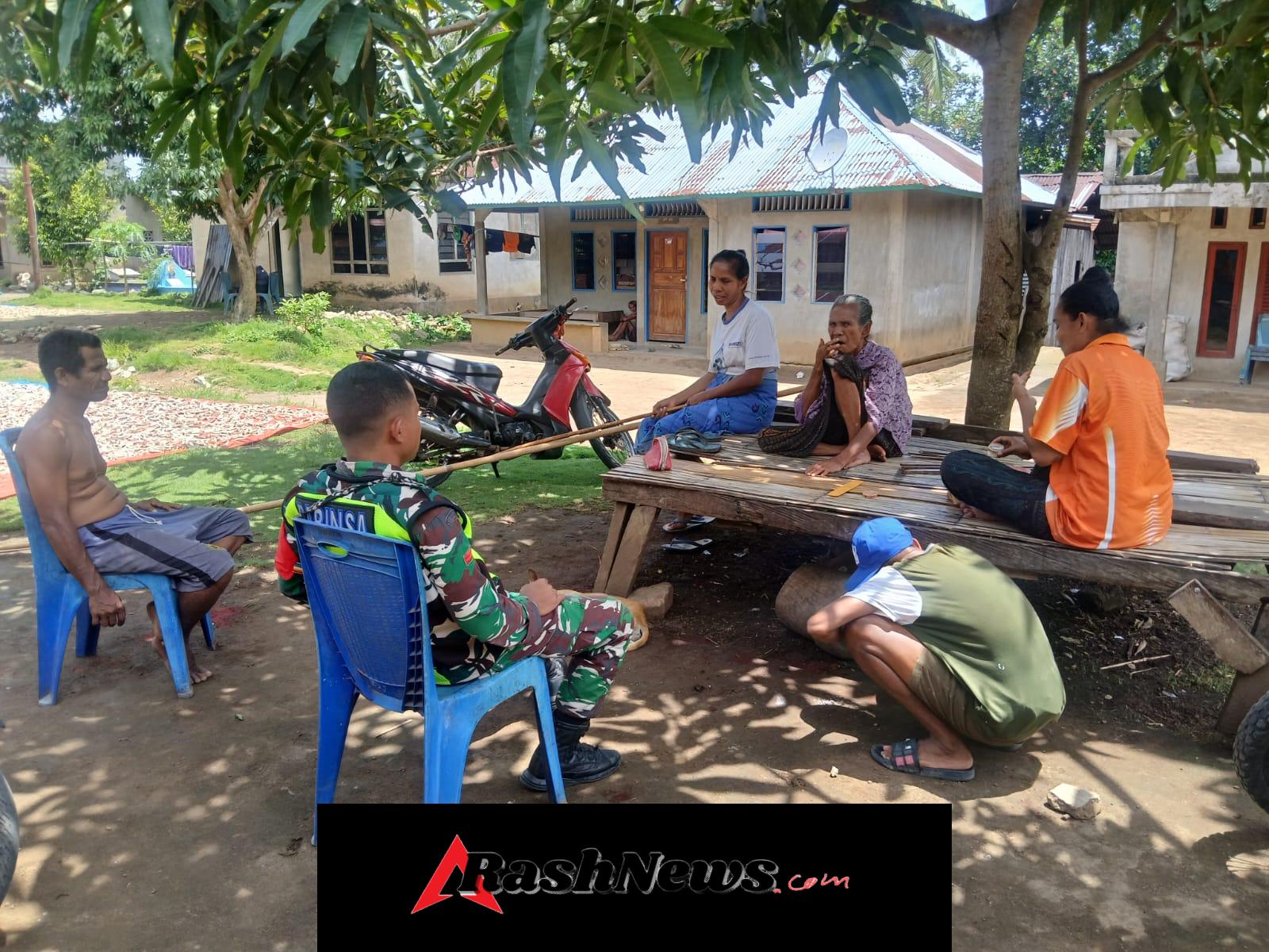 Babinsa Ende Lakukan Pamwil, Pantau Situasi dan Bangun Sinergi dengan Warga Desa Jeghrangga