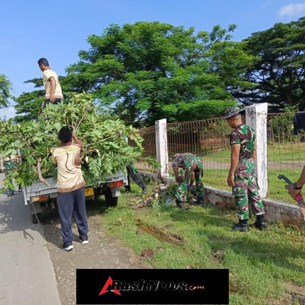 Danramil dan Camat Hu’u Pimpin Karya Bakti Pembersihan Lapangan Olahraga Rasabou