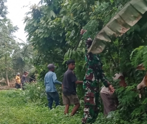Koramil 1614-05/Pekat Tanamkan Kepedulian Lingkungan Lewat Jumat Bersih