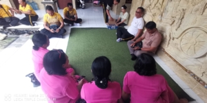 Kapolsek Dawan Jenguk Keluarga Personel, Wujud Kepedulian dan Solidaritas.