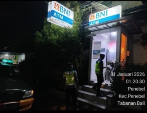 Antisipasi Gangguan Kamtibmas Polsek Penebel  Patroli Subuh