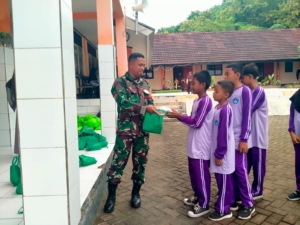 Program Makan Bergizi Gratis Berjalan Lancar di SDN Dasan, Jereweh