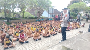 Polsek Gianyar Sosialisasikan Pencegahan Bullying di SD Negeri 1 Serongga