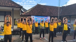 Bersinar Polsek Blahbatuh: Olahraga Bersama dan Syukuran Ulang Tahun Personel Bulan Januari