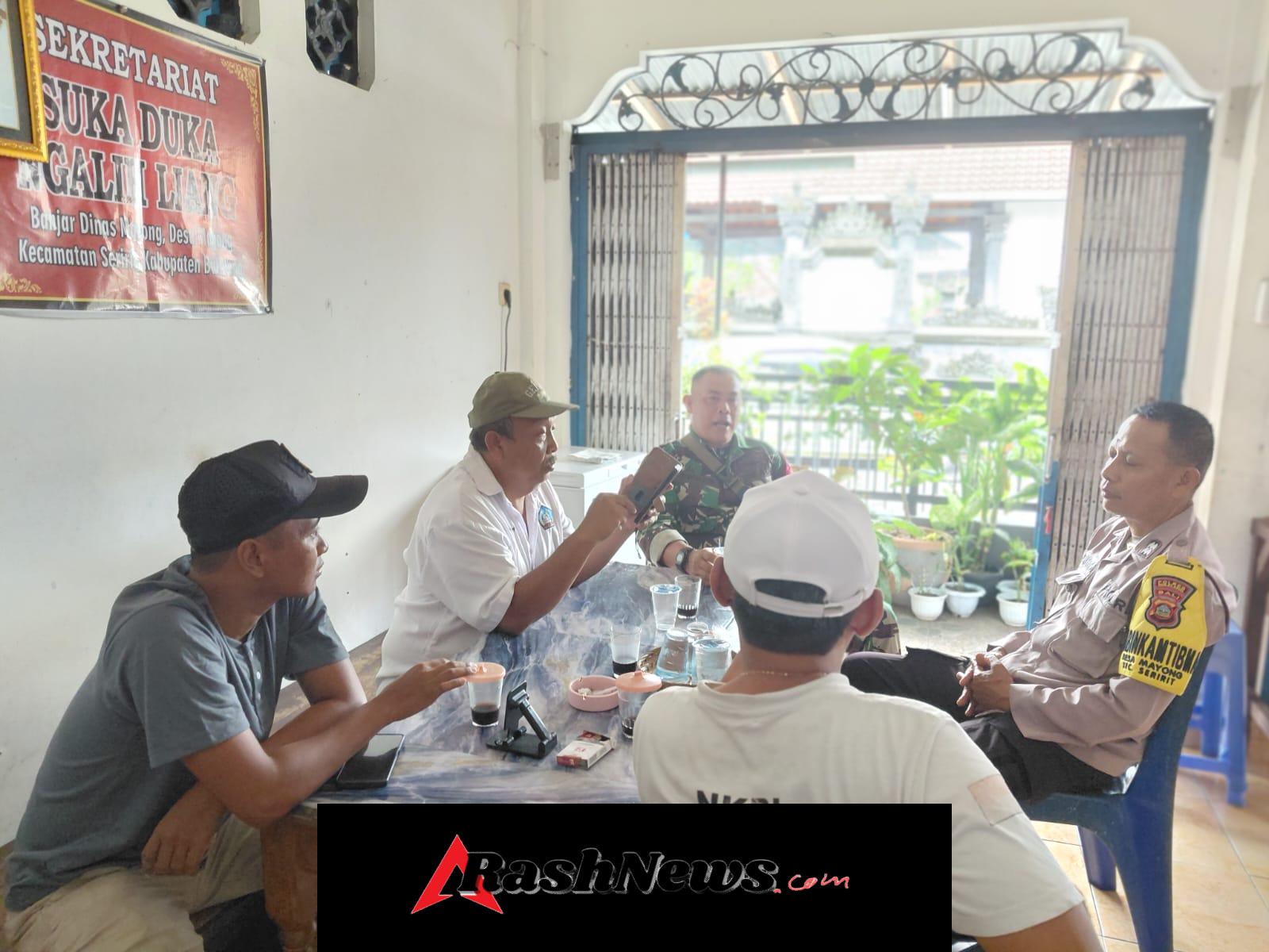 Babinsa Desa Mayong Bangun Silaturahmi dan Deteksi Dini Lewat Kegiatan Komsos