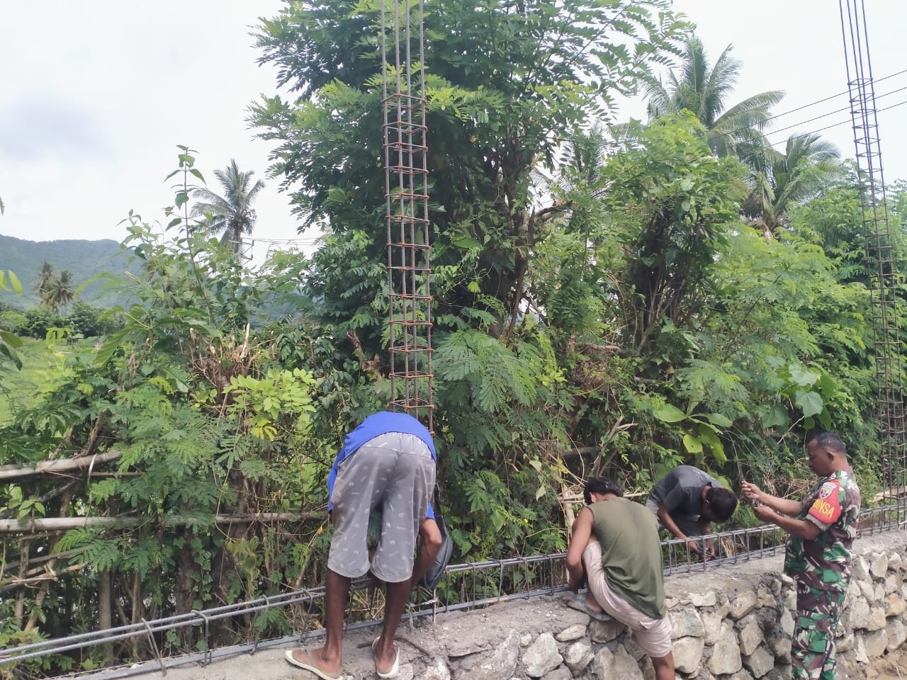 Babinsa Desa Rempe Aktif Dampingi Kegiatan Koperasi Merah Putih