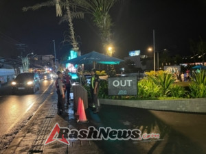 Beri Rasa Aman Pengunjung Polsek Kuta Utara Patroli Di Kawasan Wisata Jalan Berawa