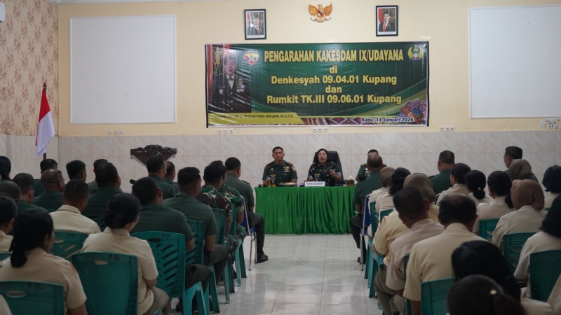 Kakesdam IX/Udayana Sampaikan Pengarahan kepada Personel Denkesyah Kupang serta Rumkit TK III Kupang