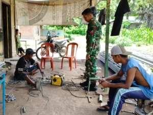 Komsos Babinsa Koramil Bola, Wujud Kepedulian TNI Terhadap Warga Binaan