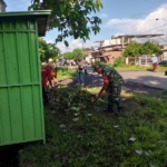 Pererat Kebersamaan, Babinsa dan Warga Laksanakan Gotong Royong
