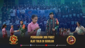 Satgas Pamtas Yonarhanud 2 Kostrad Bersama JPCC Foundation Bagikan 300 Paket Alat Tulis