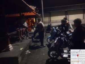 Cegah Gangguan Kamtibmas, Polsek Mengwi Laksanakan Patroli Dialogis di Wilayah Desa Kuwum