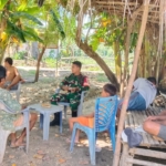 Babinsa Kodim 1601/Sumba Timur Turun ke Wilayah Imbau Warga Waspada Banjir