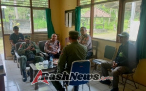 Kasat Binmas Mewakili Kapolres Karangasem Melaksanakan Jumat Curhat Bersama Anggota Polhut