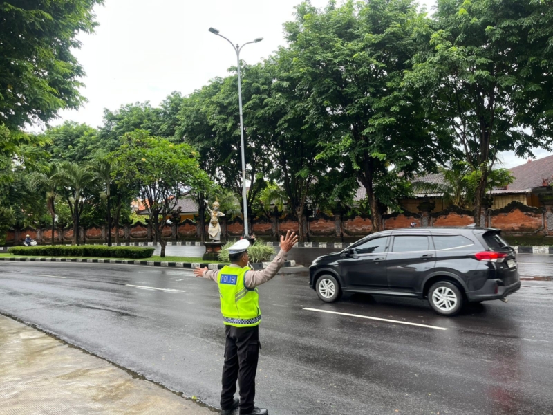 Polres Bandara Ngurah Rai Intensifkan PH Pagi demi Kelancaran Akses Bandara