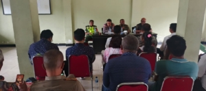 Babinsa Kodim 1602/Ende Hadiri Rapat Pemantapan Penertiban Pasar Kabupaten Ende