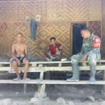 Babinsa Koramil 04/Tabundung Ajak Warga Siapkan Lahan Hadapi Musim Tanam