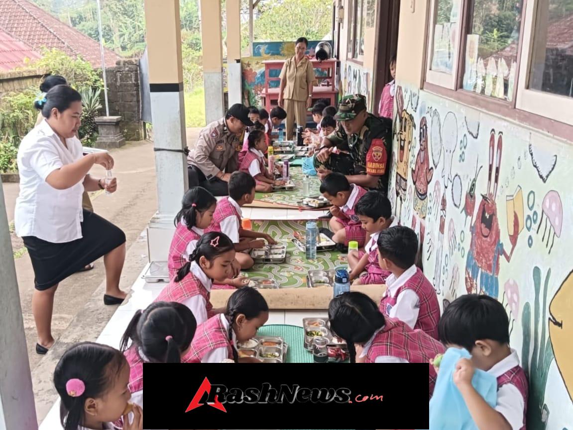 Bhabinkamtibmas Monitoring Penyaluran MBG di TK Abdi Kumara Bangli