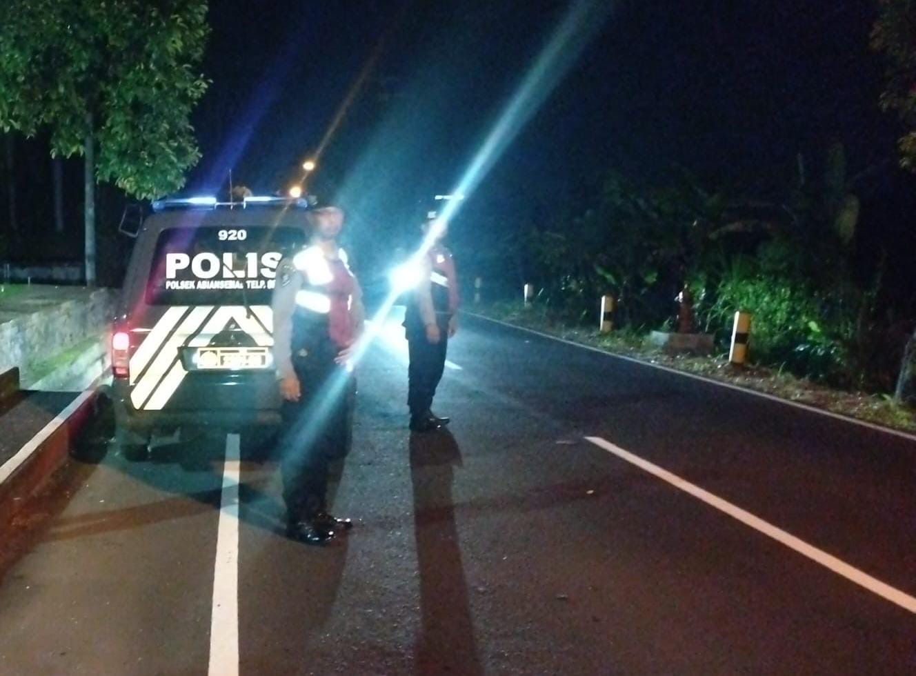 Tingkatkan Harkamtibmas, Patroli Subuh Samapta Polsek Abiansemal Digelar di Jalur Sunyi