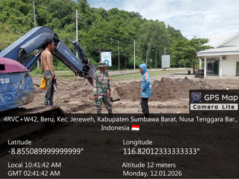 Dukung Perekonomian Desa, Babinsa Dasan Anyar Pantau Koperasi Merah Putih