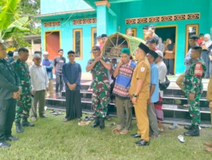 Danramil Taliwang Tunjukkan Kepedulian Sosial dengan Melayat Warga Meninggal Dunia