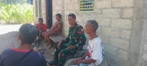 Dekat dengan Rakyat, Babinsa Koramil 1621-01 Kota Soe Gelar Komsos di Desa Boentuka