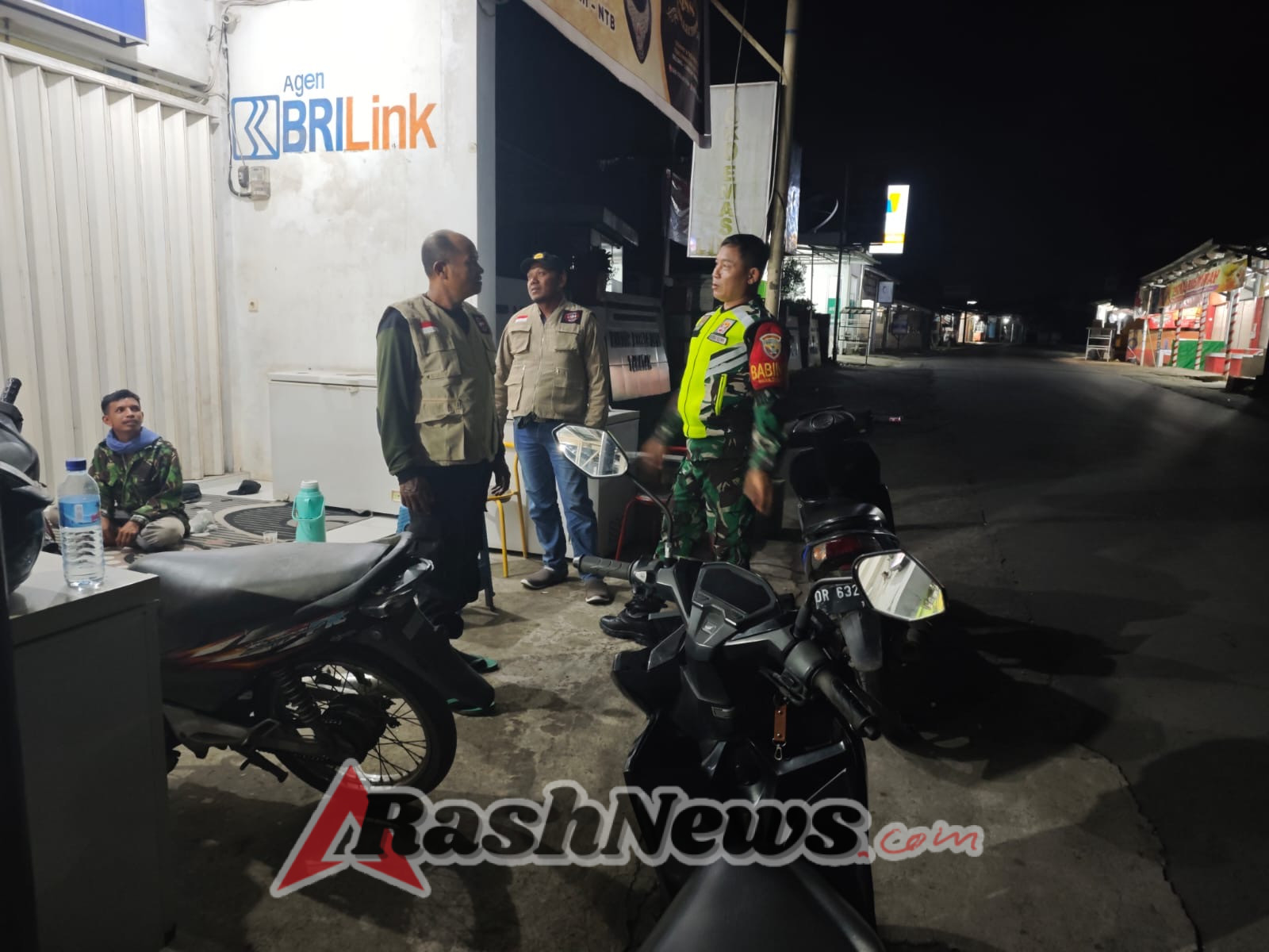 Gelar Patroli Malam, Anggota Koramil Pujut Pantau Kawasan KEK Mandalika