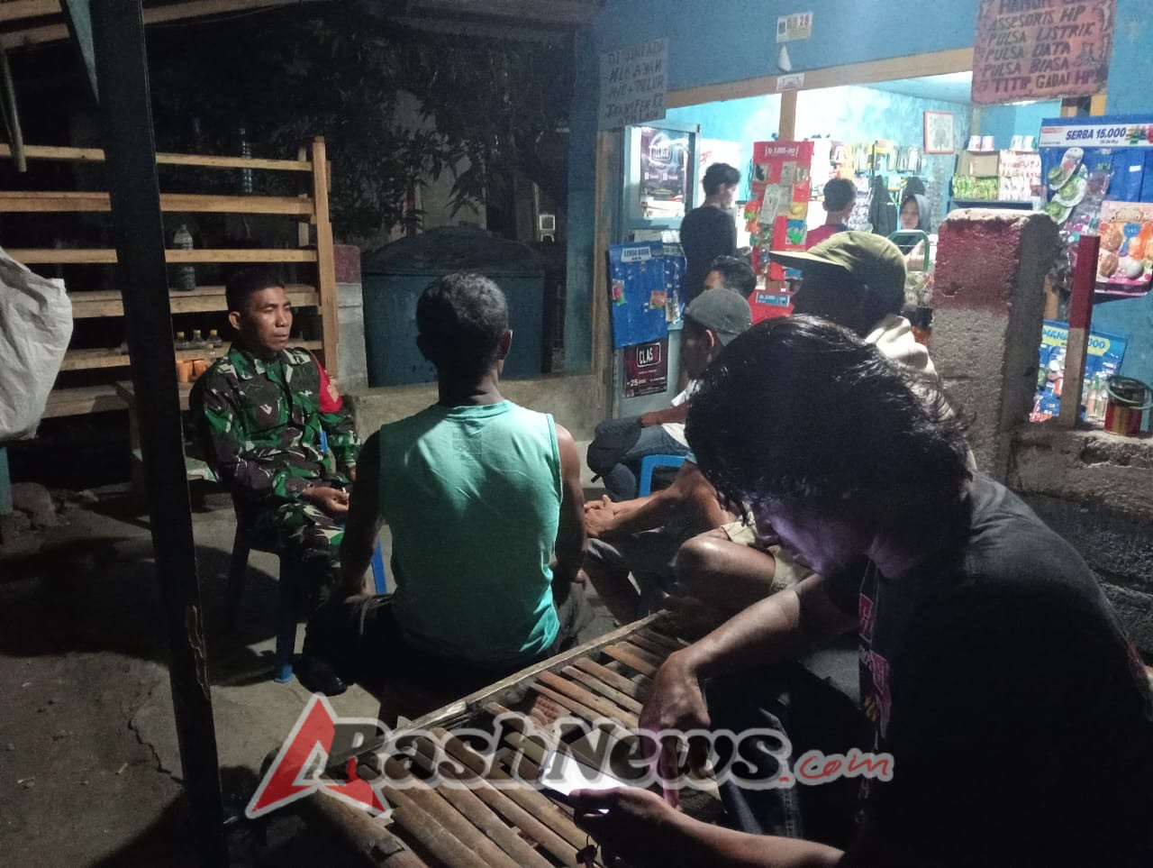 Babinsa Koramil Hu’u Tingkatkan Komunikasi Sosial dengan Warga Dusun Sigi