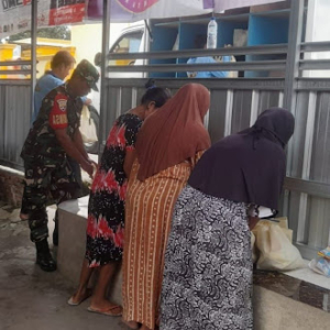 Babinsa Koramil 1628-03/Seteluk Pastikan Program MBG Berjalan Lancar dan Aman