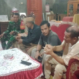 Babinsa Koramil Kempo Ajak Warga Tolokalo Waspada Lewat Ronda Malam