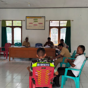 Melalui Komsos, Babinsa Koramil 1625-05/Aesesa Pantau Keamanan Desa Langedhawe