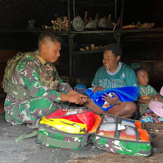 Dari Rumah ke Rumah, Satgas 743 Hadir Menjaga Harapan Sehat Mama Papua