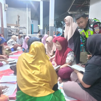 Babinsa Hadir Bantu Warga Jempong Baru Melek Aksara