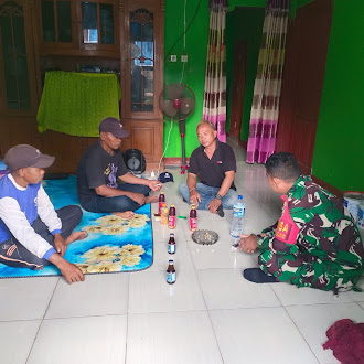 Melalui Komsos, Babinsa Koramil 1628-04/Poto Tano Jaga Stabilitas Desa Binaan