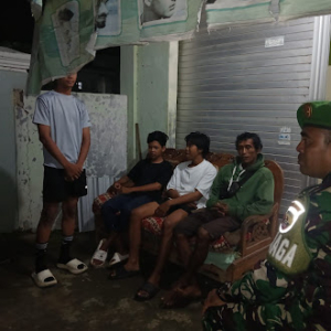 Kopda Abdul Halik Pimpin Patroli Malam, Situasi Wilayah Sekongkang Aman dan Terkendali