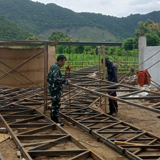 Peran Aktif Babinsa, Monitoring Pembangunan Koperasi Merah Putih di Desa Senayan