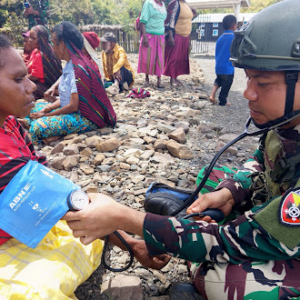 Free Medical Care Satgas Yonif 743/PSY Dukung Kesehatan Masyarakat Papua