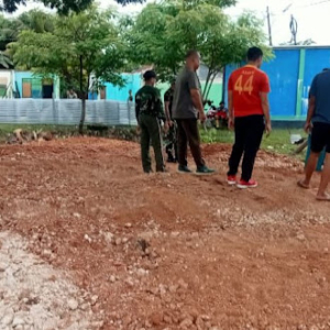 Babinsa Kupang Bersama Satuan TNI Korve Asrama