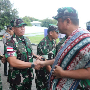 Kasad Kunjungi Kupang Disambut Meriah Jajaran TNI